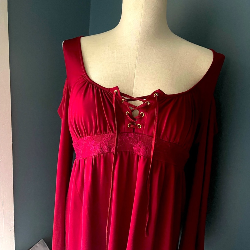 Cold shoulder, corset style front blouse